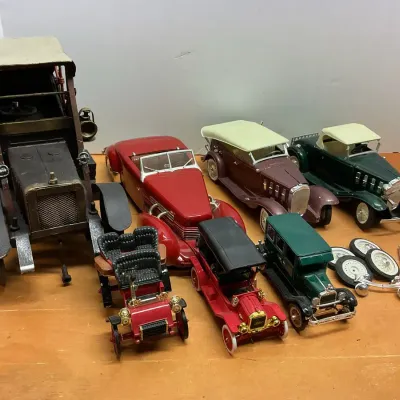 Metal & Plastic Model Cars