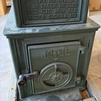 Jotul Cast-Iron Wood Burning Stove