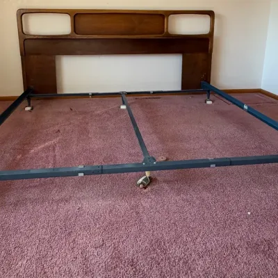 Lane MCM King Size Walnut Head Board & Metal Frame