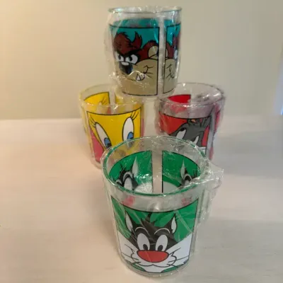 Looney Tunes Plastic Glasses New In Box 