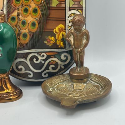 LOT 67: Vintage Floral Chinoiserie Style Geen Enamel & Gold Tone Table Lighter, Brass Manneken Pis Souvenir Ashtray & Peacock...
