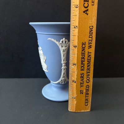 LOT 55: Wedgewood Collection: Jasperware along w/Etruria & Barlaston Queen's Ware Trumpet Vases