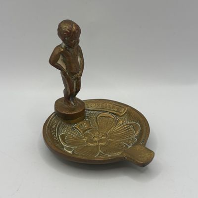 LOT 67: Vintage Floral Chinoiserie Style Geen Enamel & Gold Tone Table Lighter, Brass Manneken Pis Souvenir Ashtray & Peacock...