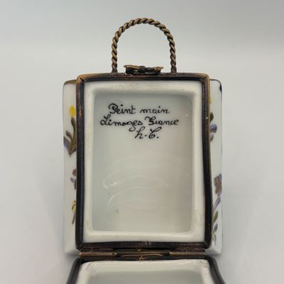LOT 84: Vintage Limoges Handbag Trinket Box