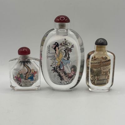 LOT 69: Vintage Chinese Reverse/Inside Painted Snuff Bottles w/Agate Tops