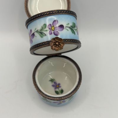 LOT 78: Vintage Limoges Trinket Boxes: Two-Tier Floral & Pink Floral