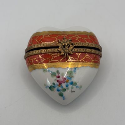LOT 86: Vintage Limoges Trinket Boxes: Floral Heart & Vanity
