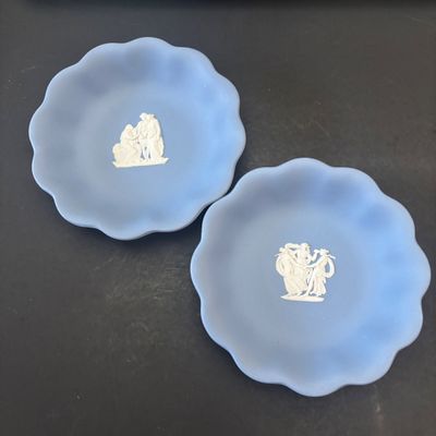 LOT 55: Wedgewood Collection: Jasperware along w/Etruria & Barlaston Queen's Ware Trumpet Vases