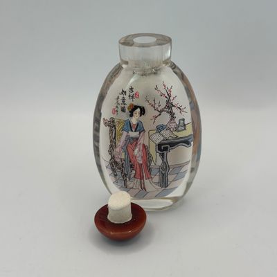 LOT 92: Vintage Chinese Reverse/Inside Painted Snuff Bottles w/Agate Tops