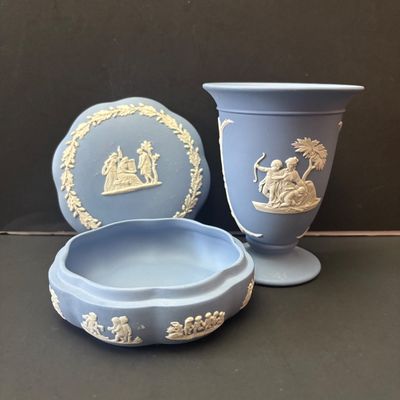 LOT 55: Wedgewood Collection: Jasperware along w/Etruria & Barlaston Queen's Ware Trumpet Vases