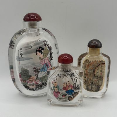 LOT 69: Vintage Chinese Reverse/Inside Painted Snuff Bottles w/Agate Tops