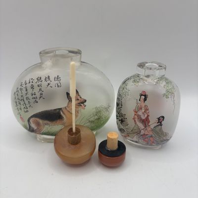 LOT 71: Vintage Chinese Reverse/Inside Painted Snuff Bottles w/Agate Tops