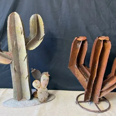 Rustic Metal Cacti Yard Decor 