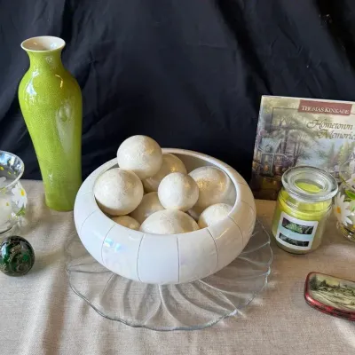 Cozy Cottage Home Decor Bundle - Daisy Candle Vases, Green Ceramic Vase, Orbs, & More