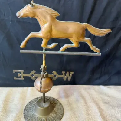 Vintage Dexter-Style Copper Horse Weathervane Mounted on a Decorative Tabletop Brass Stand