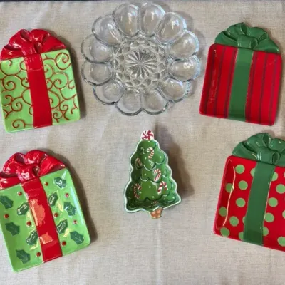 Christmas Present Plates (4), Tree Dish, And Egg Dish
