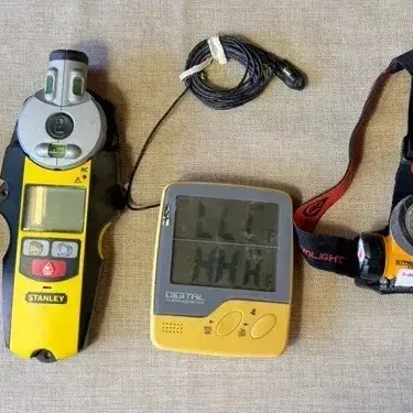 Mixed Gadgets Lot - Stanley Stud Finder, Scale, Headlamp & Tech Accessories