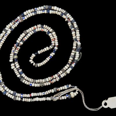 29" Strand of Trade Beads, Motley & Leithoff COA, Mississippi, Ex. Gene Johns and Frank Morast Collections