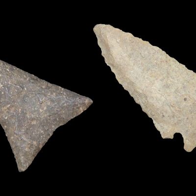 Lot of 2 Points, Lyme, Connecticut: Triangular Point of Rhyolite and Stilwell