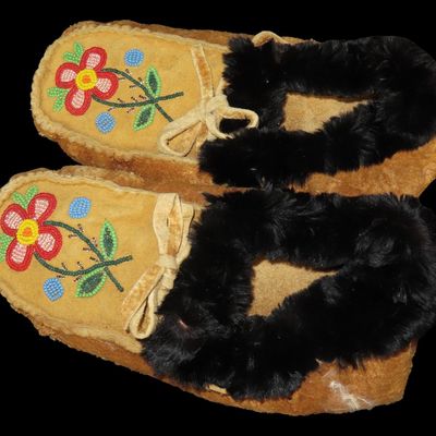 10 3/4" Antique Native American Beaded Plains Moccasins