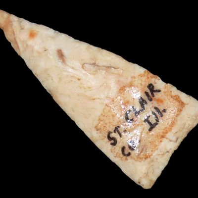 1 3/8" Triangular Madison Bird Point, St. Clair Co., Illinois, Great Color and Workmanship