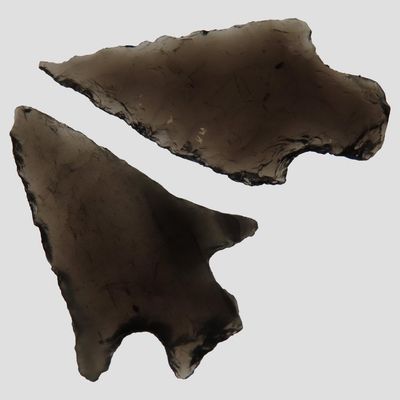 Lot of 2 Sauvie Island Shoulder-Notched Bird Points, Obsidian, Modoc Co., California, Ex. Vernon Leudke Collection