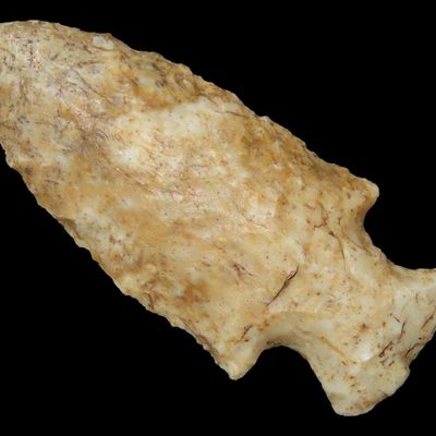 2 1/4" Hopewell, Tan Chert, Clay Co., Arkansas, Heavy Patina