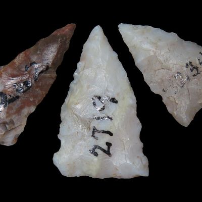 Lot of 3 Triangular Fresno Points, Whiteaker Ranch, Hartley Co., Texas, Punde de Agua Creek Lower Crossing Site