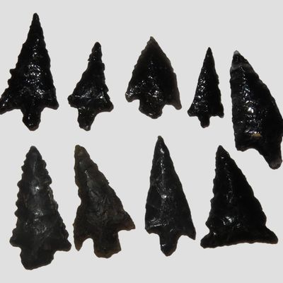 Set of 9 Obsidian Arrowheads, Oregon