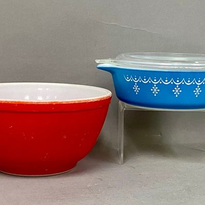 Pyrex Snowflake Blue Casserole & Red Mixing Bowl