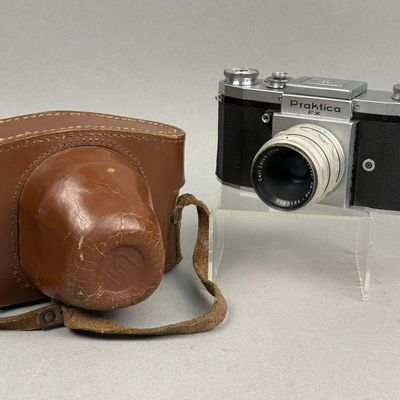 Praktica FX 35mm SLR Camera & Case