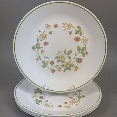 Corelle Strawberry Sundae Vitrelle Dinner Plates