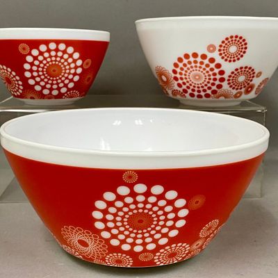 Pyrex Vintage Charm Rise 'n Shine Mixing Bowls