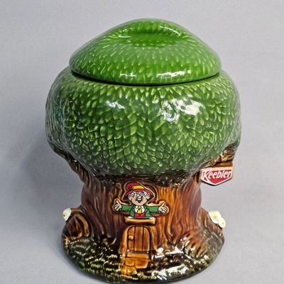 Keebler Ceramic Hollow Tree Cookie Jar