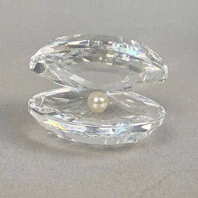 Swarovski Crystal Shell & Pearl Figurine