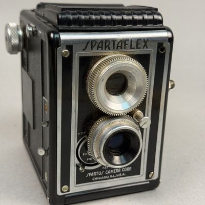 Spartus Spartaflex Bakelite Vintage TLR Camera