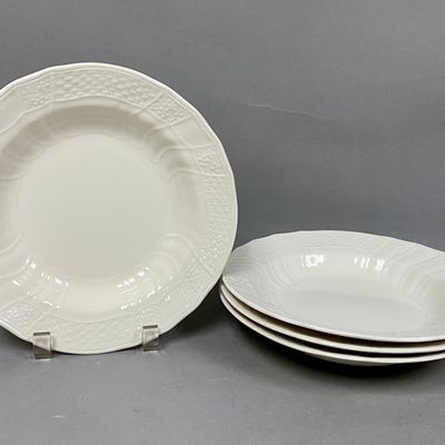 Mikasa Renaissance White Porcelain Rimmed Soup Bowls