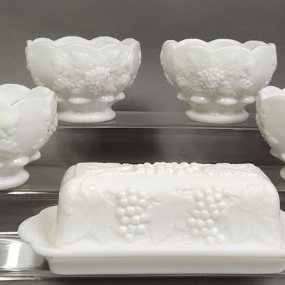 Westmoreland Paneled Grape Tableware