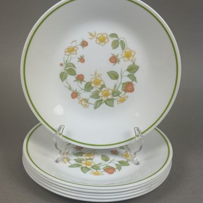 Corelle Wild Strawberry Vitrelle Glass Bowls