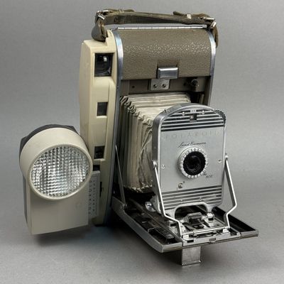 Polaroid Model 800 Land Camera & Wink-Light