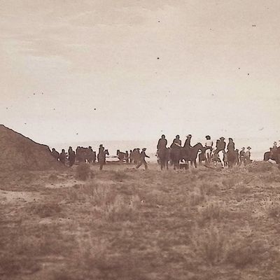 Edward Curtis - Yebichai Hogan - Navaho