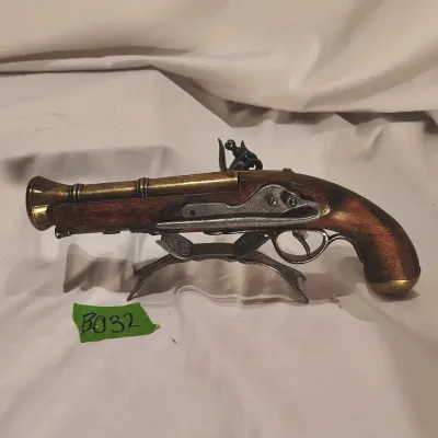 Replica Colonial Era Flintlock  Pistol 