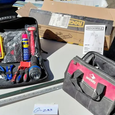 Roadside Assistance Gear And Tool
