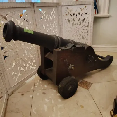 Scale-model artillery cannon