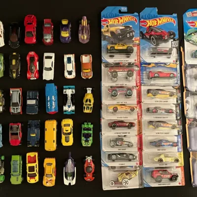 Collection of Loose and Packaged 1:64 Scale Hot Wheels Diecast Cars