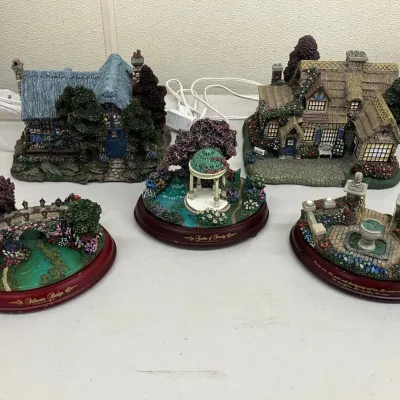 Thomas Kinkade Hawthorne Village Collectibles
