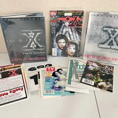 X-Files 1995 Topps Comic Special Edition, X Notes & Books 