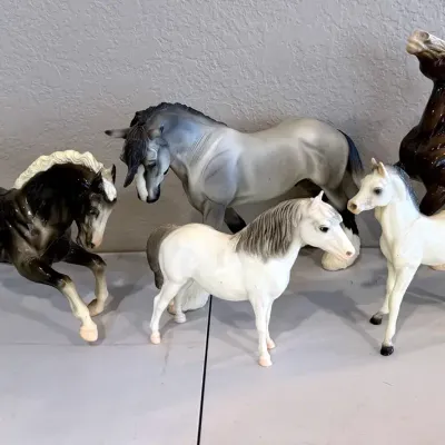 Breyer Draft Horse Winter Song & 4 Horses Not Marked