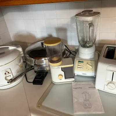 Kitchen Appliance Assortment