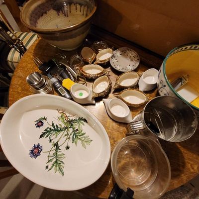 Assorted kitchenware and serving pieces, including a Portmeirion Botanic Garden oval platter, a Bromwell's metal flour sifter, and...